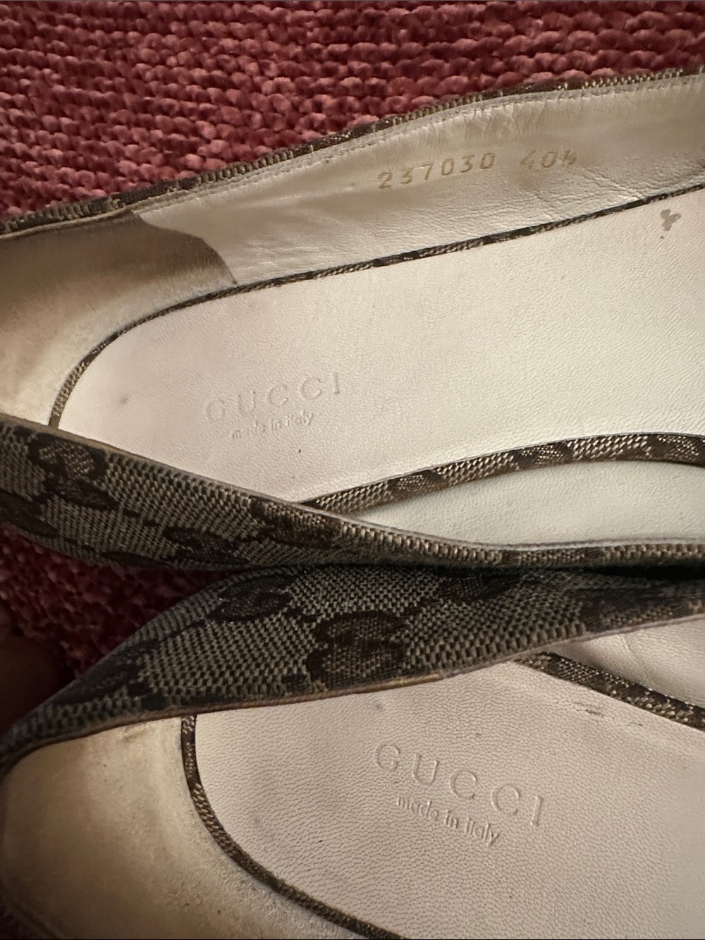 Authentic Gucci GG Canvas Interlocking G Open Toe Flats - Picture 4 of 9